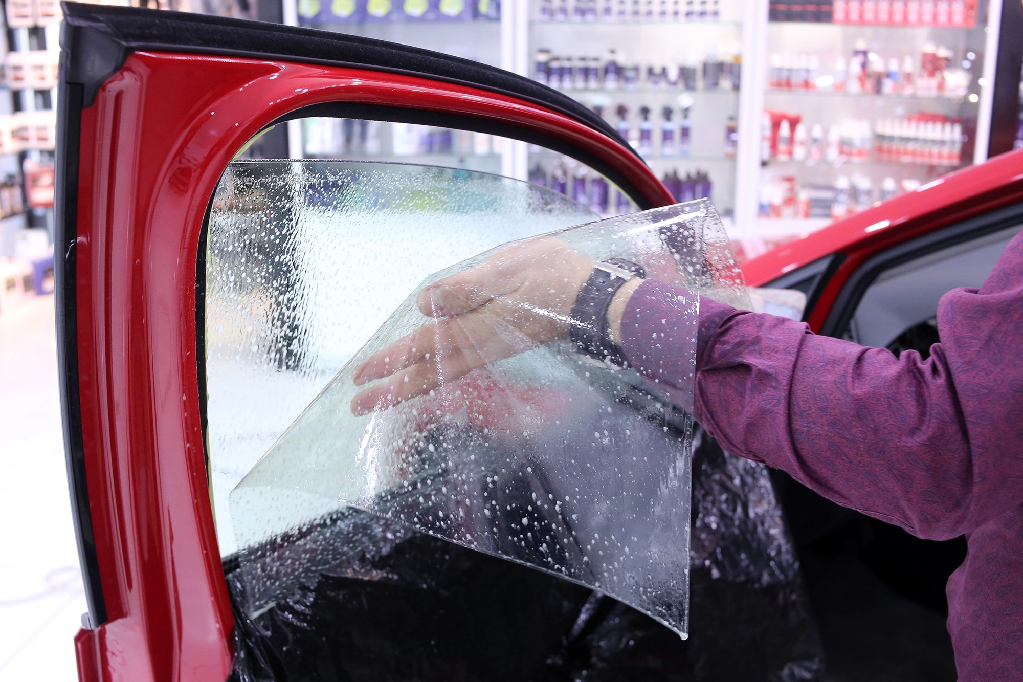 Car window. Преимущества тонирования стекол автомобилей. Турецкие автостёкла. Ламинация тонировка для машин. Тонировка стекол обои.