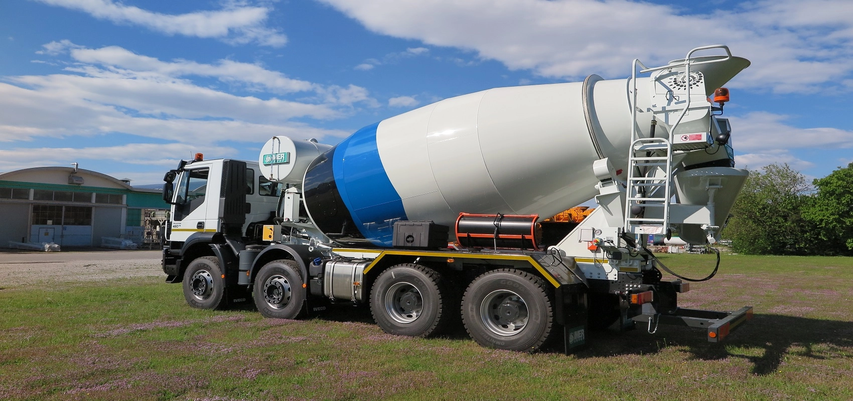 Мини автомиксер 2 м3. Бетономешалка Concrete Mixer. Автобетоносмеситель 15 м3. Миксер бетон 15 кубов.